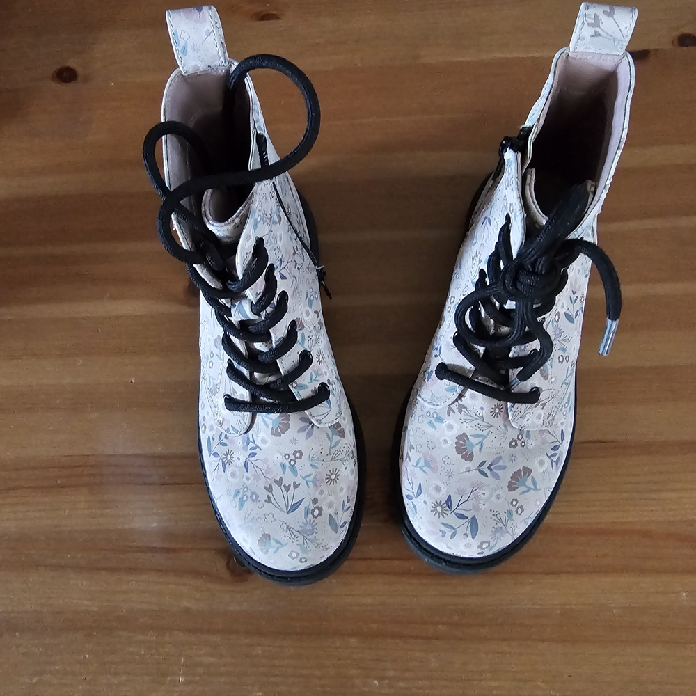 Cream and Black Stylish Boots